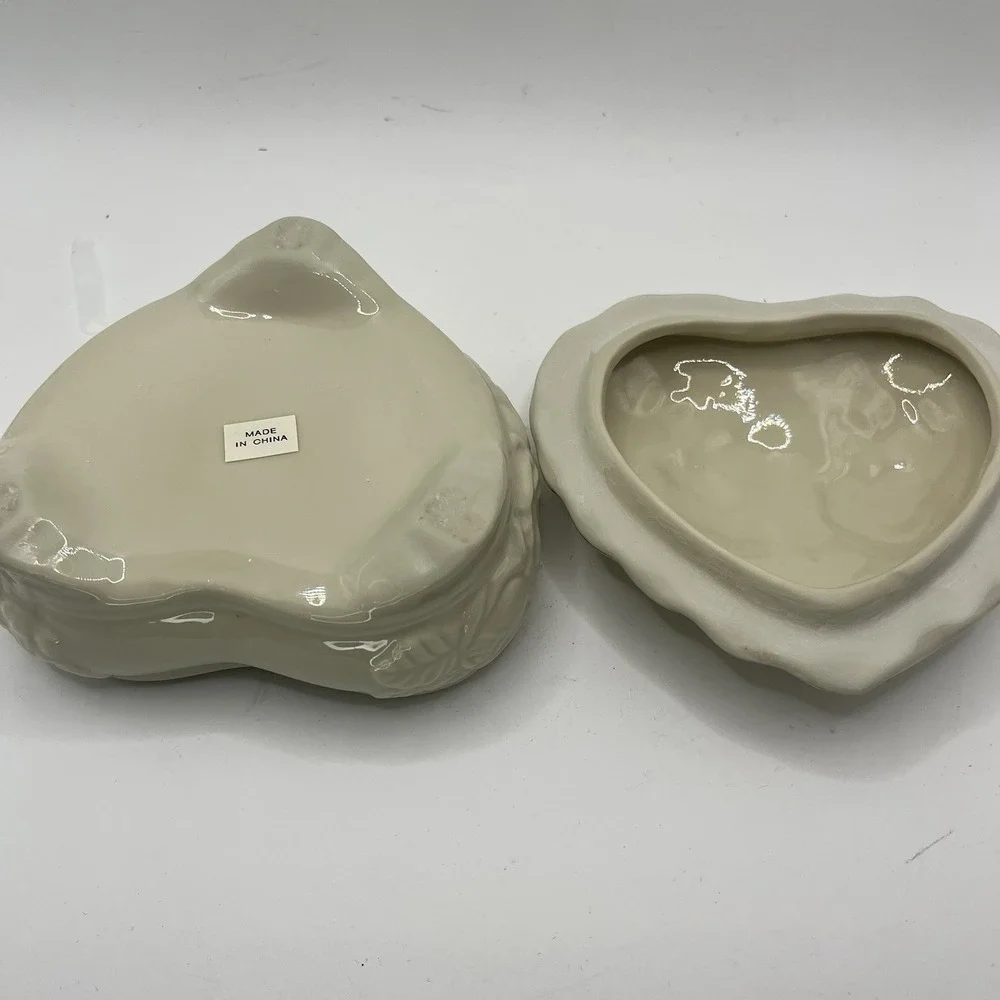 Heart Shaped Small Porcelain Embossed Roses Ivory Trinket Box & Lid w/Gold Trim